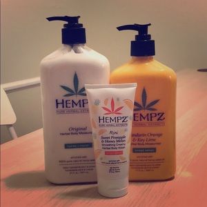 *Brand New* Hempz Moisturizer + Body Wash Set